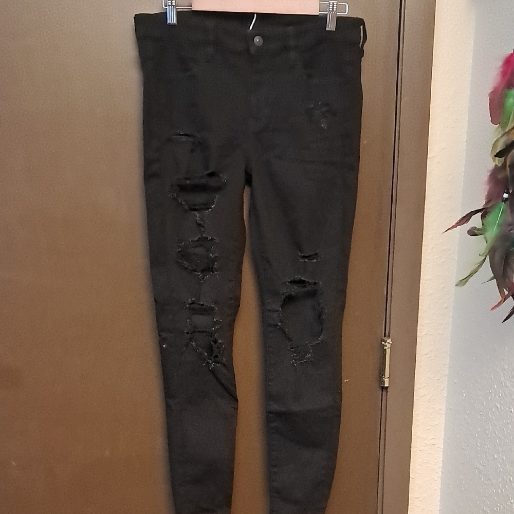 (46) American Eagle Outfitters Black Distressed Skinny Jeans
